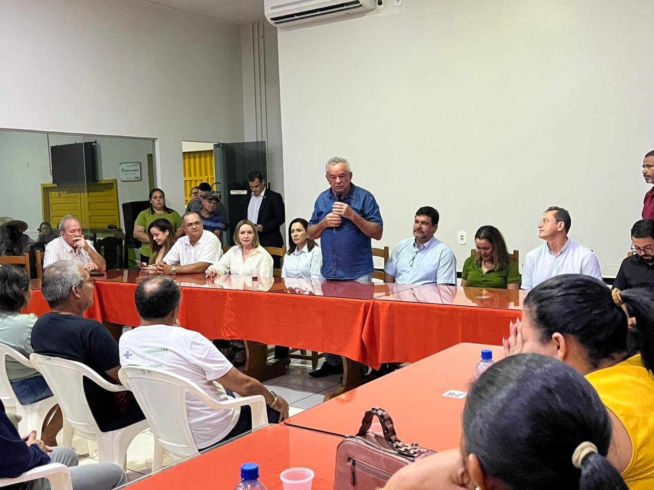 Encontro liderado pelo deputado Tanízio Sá e Camilo da Silva mobiliza mais de 300 pessoas em Plácido de Castro