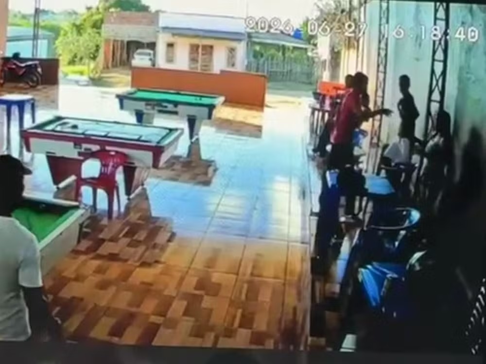 Homem é preso por tentativa de feminicídio após atacar ex-companheira com arma de fogo em Assis Brasil