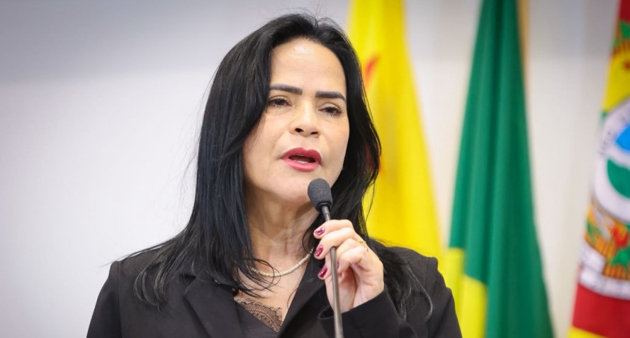 Deputada Maria Antônia presta homenagens a familiares de lideranças acreanas e manifesta solidariedade durante sessão na Aleac