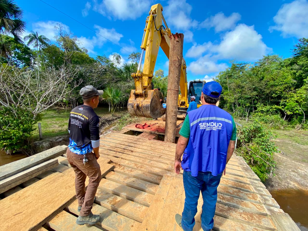 Prefeitura de Cruzeiro do Sul intensifica obras e mantém sete frentes de serviços em todo o município