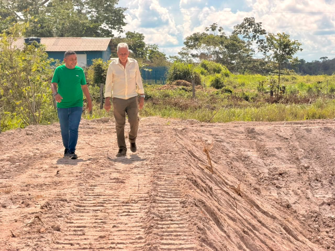 César Andrade amplia apoio ao produtor rural com programa de construção de tanques em Porto Walter